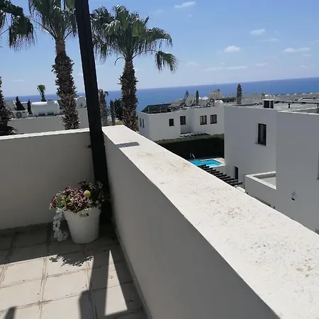 Med-sunset Kissonerga