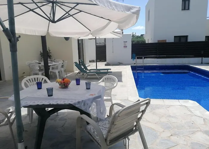 Med-sunset Kissonerga