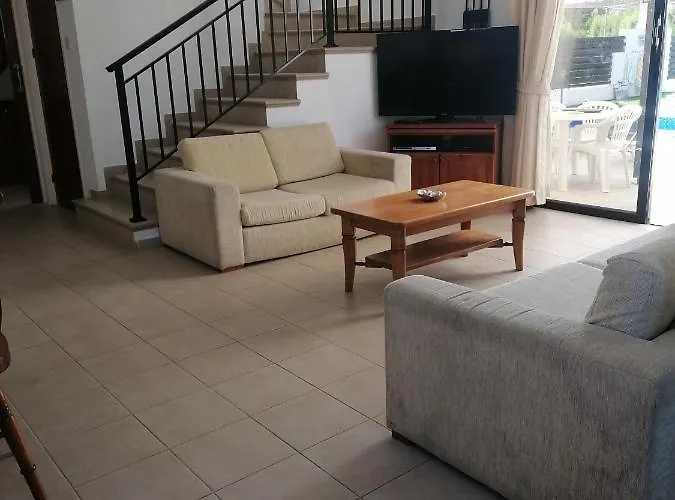 Med-sunset Kissonerga